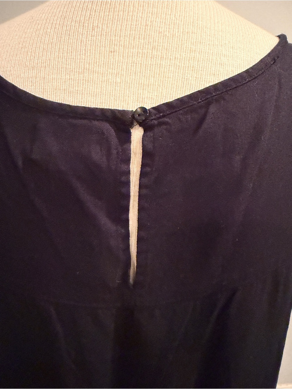 Old Navy Embroidered Tank Large - Picture 5 of 6